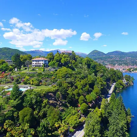 Out Of A Fairy Tale Lakeview With Pool Verbania