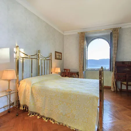 Villa Out Of A Fairy Tale Lakeview With Pool