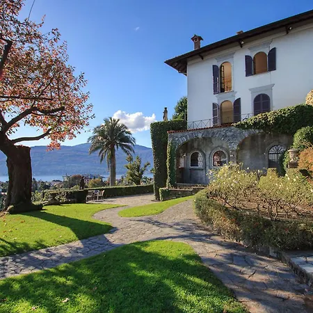 Out Of A Fairy Tale Lakeview With Pool