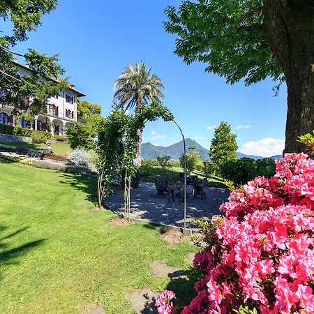 Out Of A Fairy Tale Lakeview With Pool